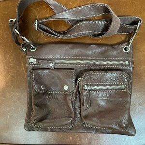Vintage Fossil crossbody bag in excellent shape. Brown.